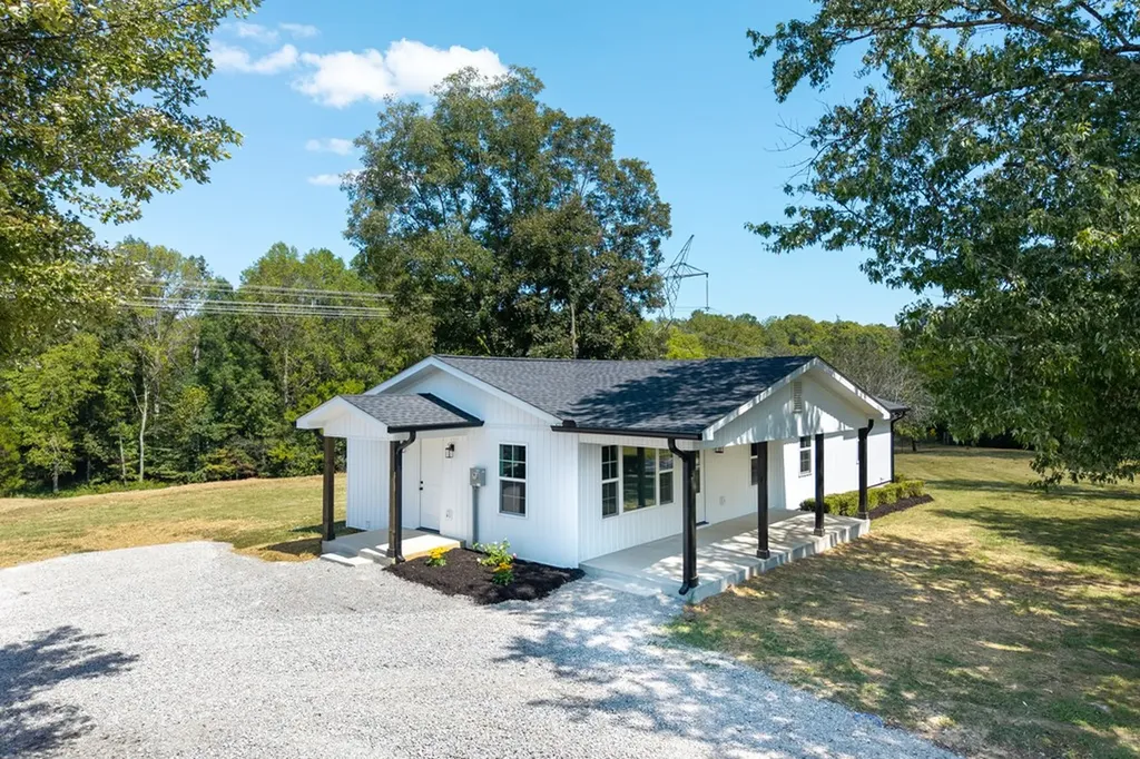 5405 Window Cliff Road Baxter TN 38544