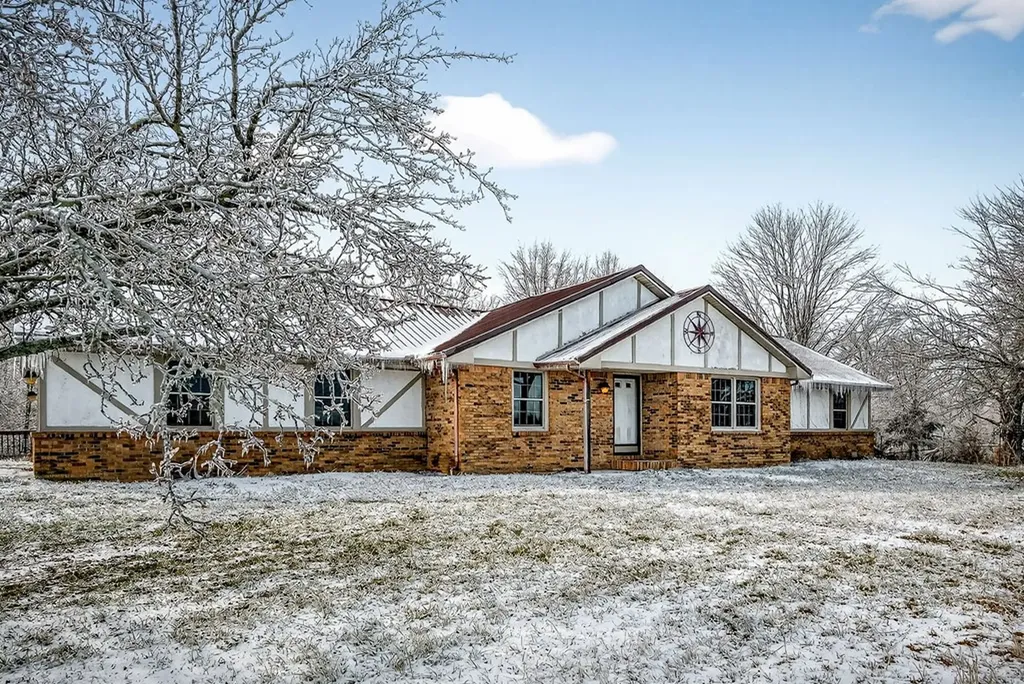 146 Dc Lane Allons TN 38541