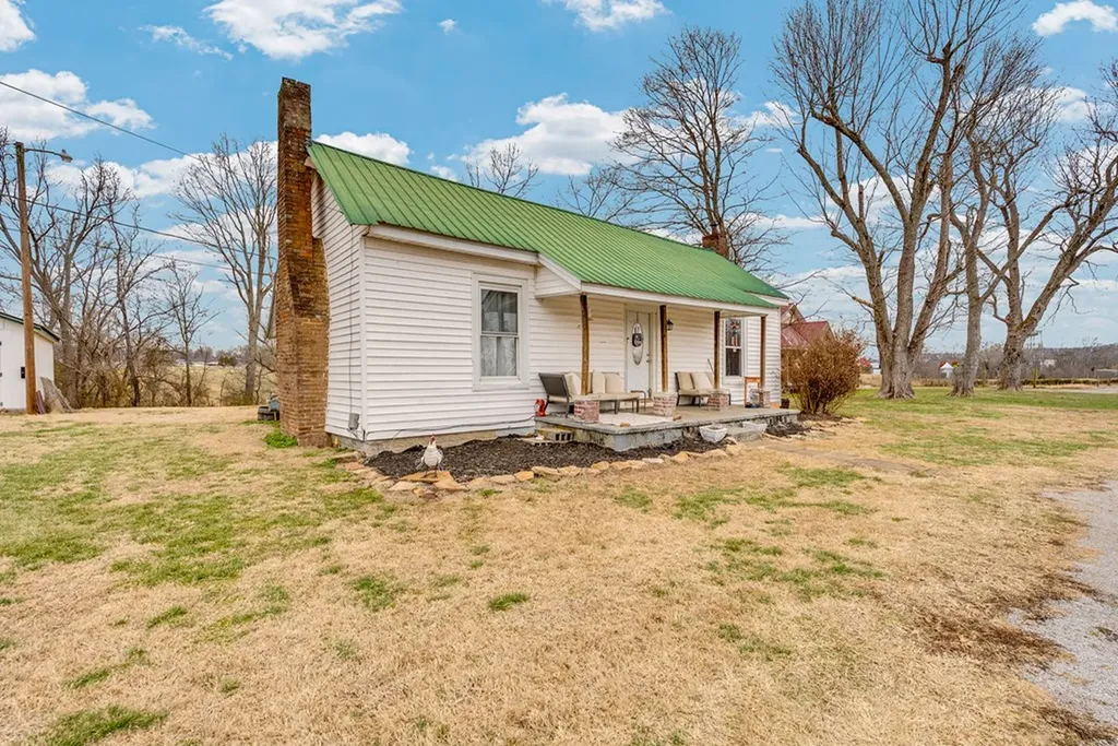 590 Franks Ferry Road Sparta TN 38583