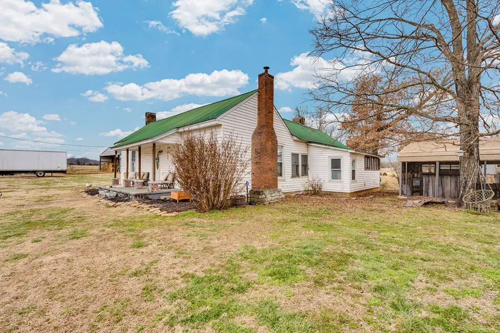 590 Franks Ferry Road Sparta TN 38583