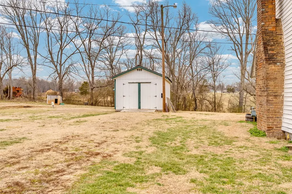 590 Franks Ferry Road Sparta TN 38583