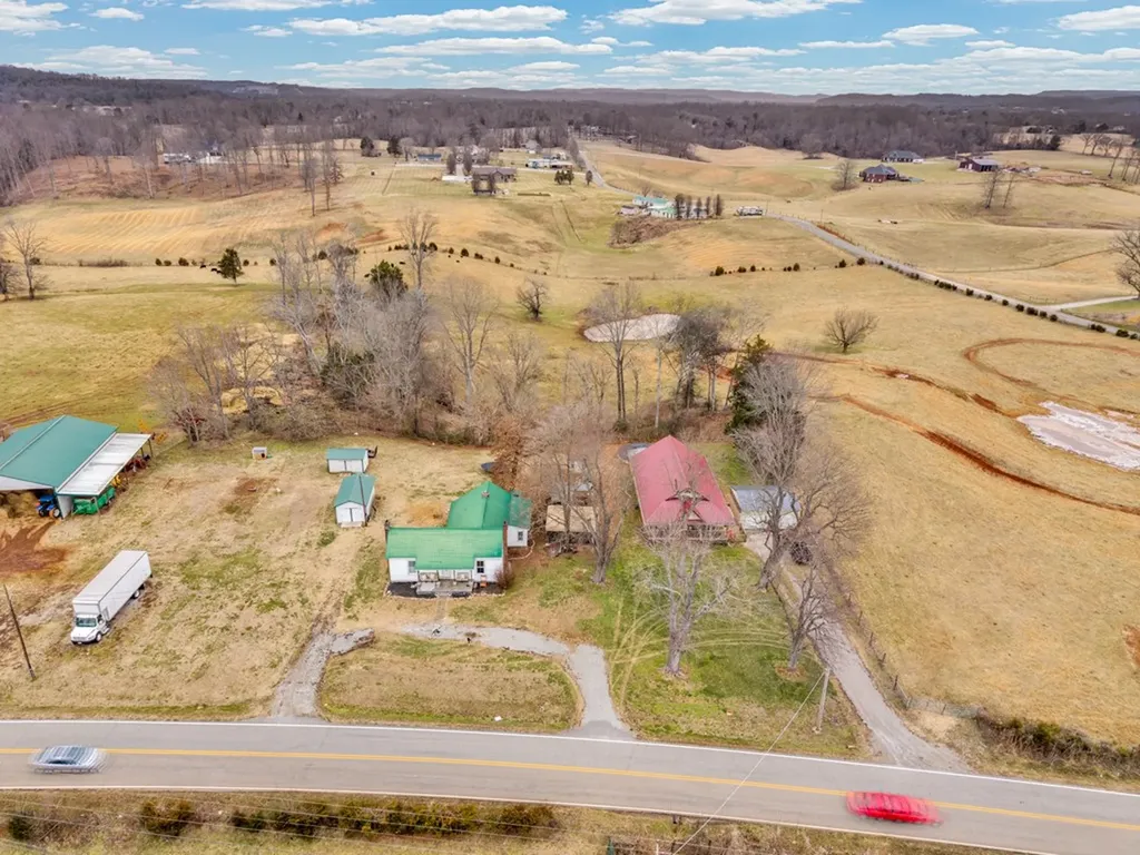 590 Franks Ferry Road Sparta TN 38583