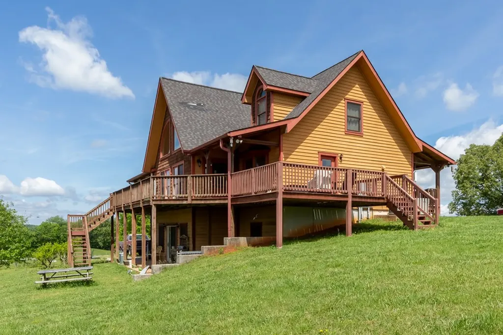 4232 Fanchers Mill Road Sparta TN 38583