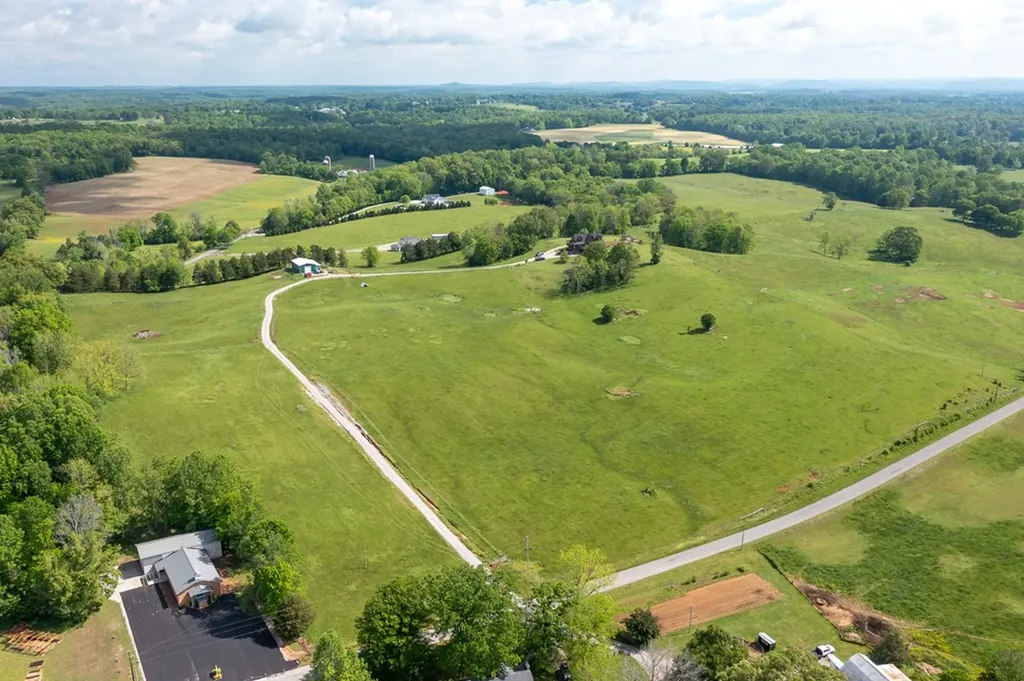 4232 Fanchers Mill Road Sparta TN 38583