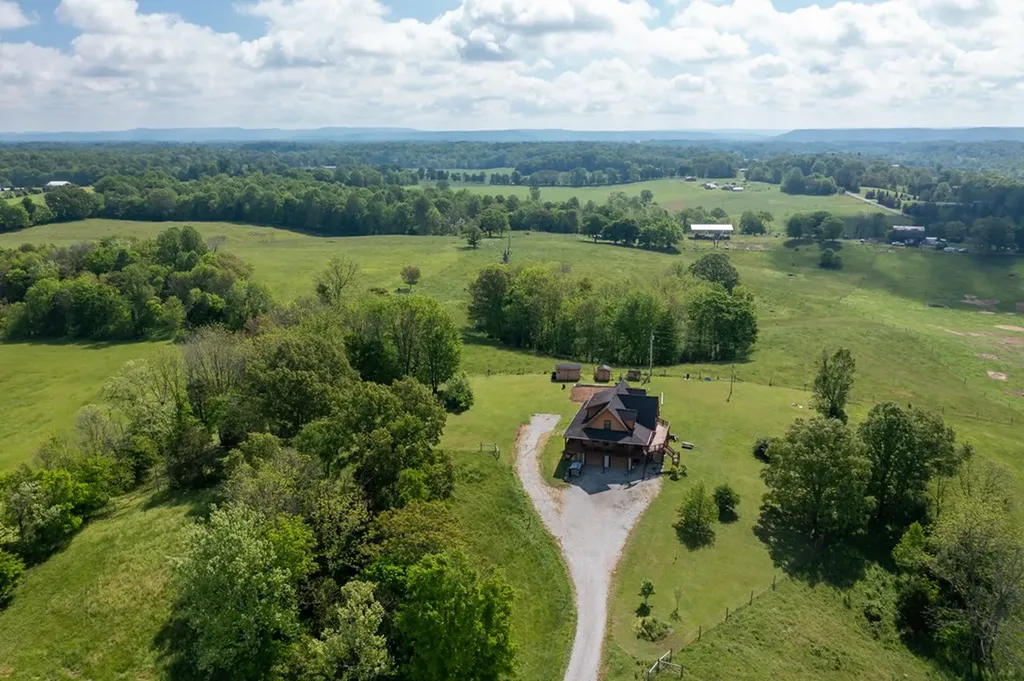 4232 Fanchers Mill Road Sparta TN 38583