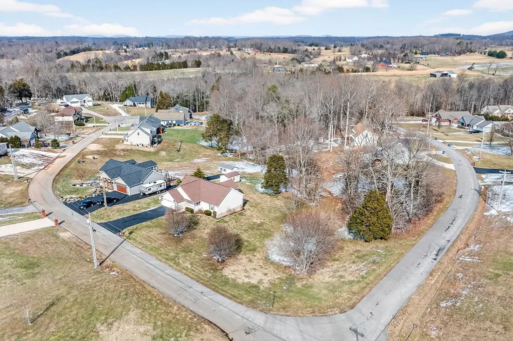 2050 Falcon Trail Cookeville TN 38506