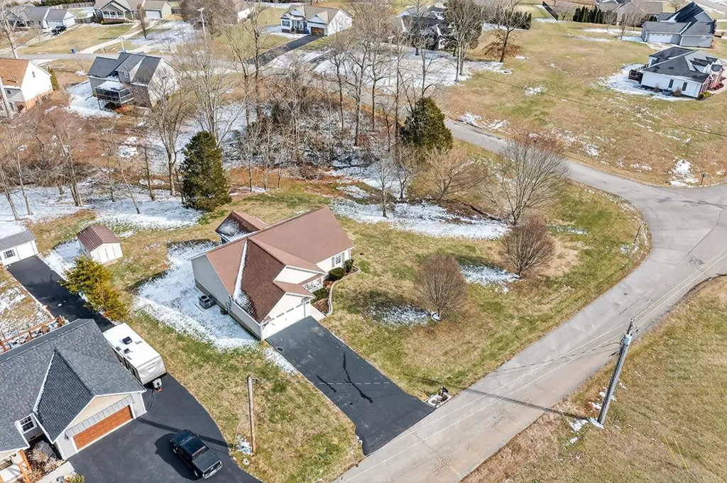 2050 Falcon Trail Cookeville TN 38506