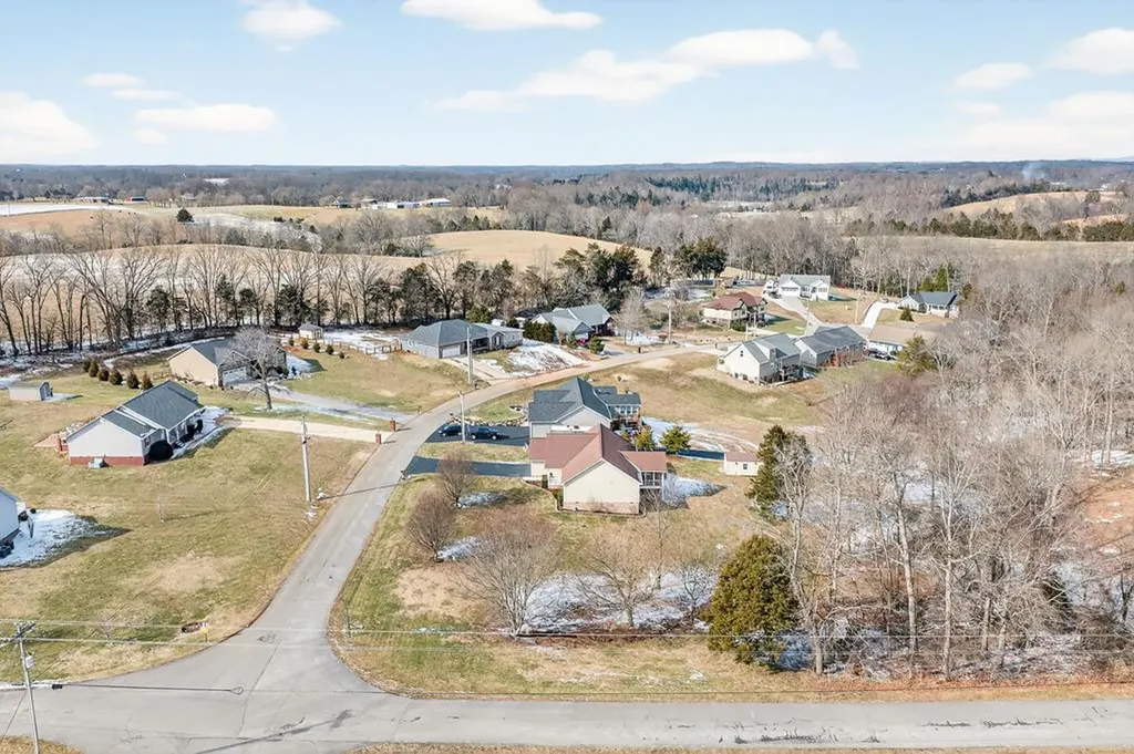 2050 Falcon Trail Cookeville TN 38506