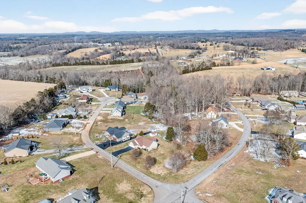 2050 Falcon Trail Cookeville TN 38506