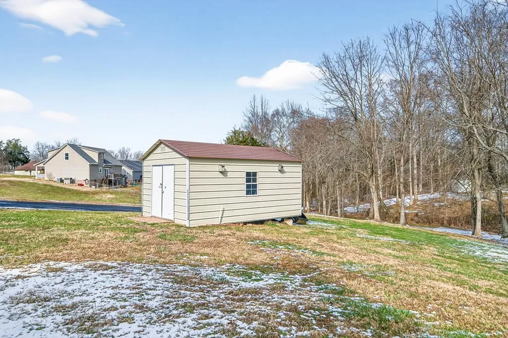 2050 Falcon Trail Cookeville TN 38506