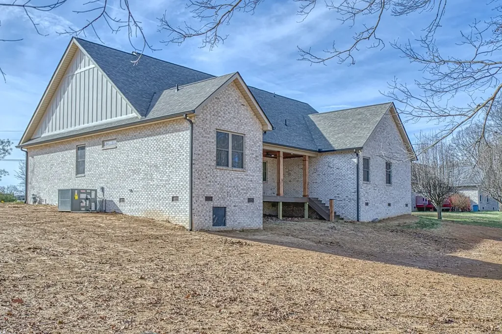 2625 Winchester Drive Cookeville TN 38506