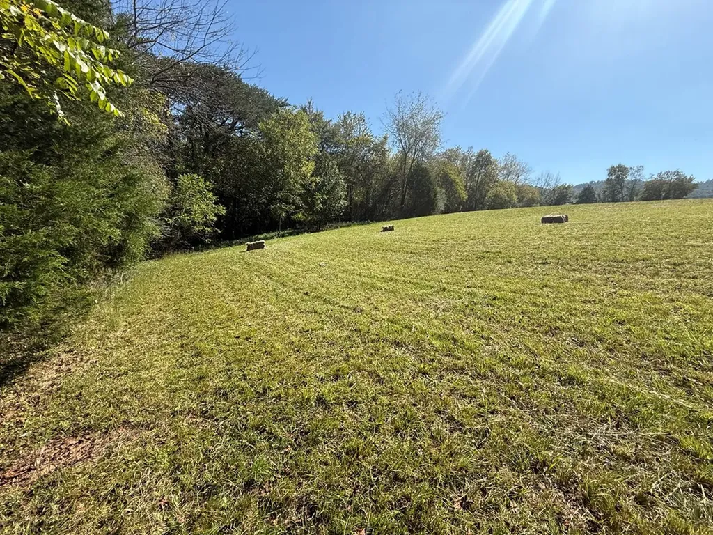 1.8 Ac. Cane Creek Cummingsville Road Sparta TN 38583