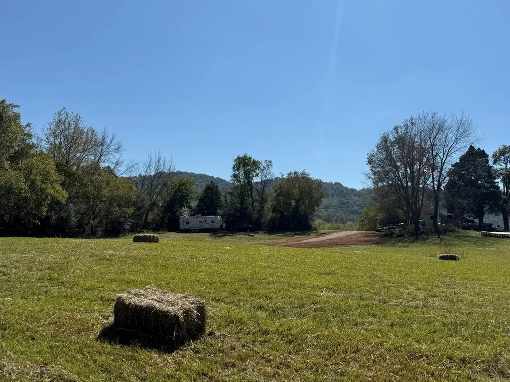 1.8 Ac. Cane Creek Cummingsville Road Sparta TN 38583