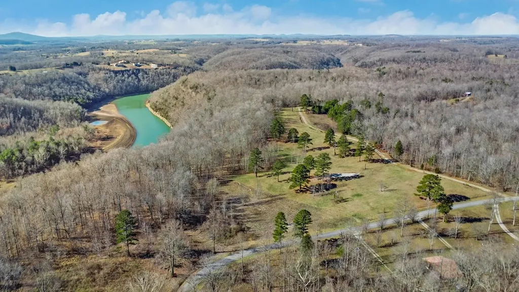 50.31 Ac Robbinstown Road Byrdstown TN 38549