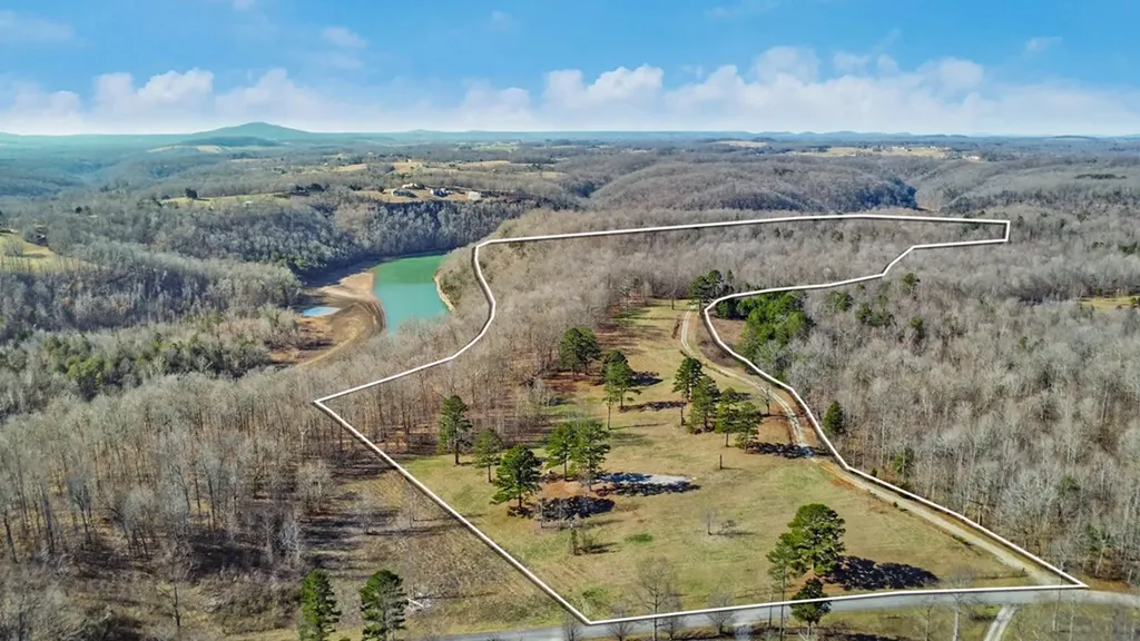 50.31 Ac Robbinstown Road Byrdstown TN 38549