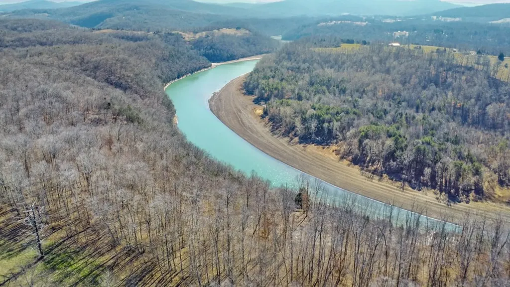 50.31 Ac Robbinstown Road Byrdstown TN 38549