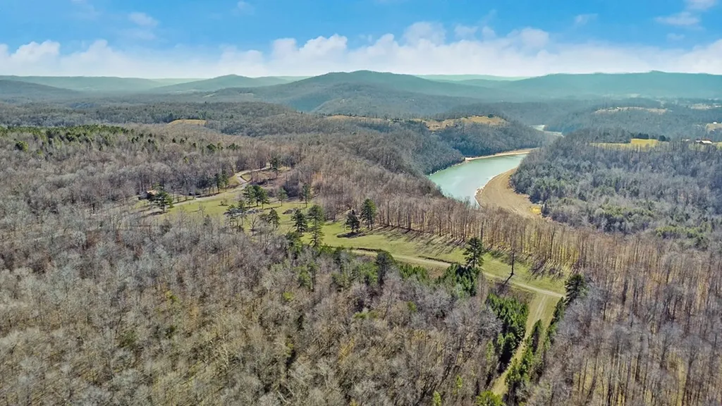 50.31 Ac Robbinstown Road Byrdstown TN 38549