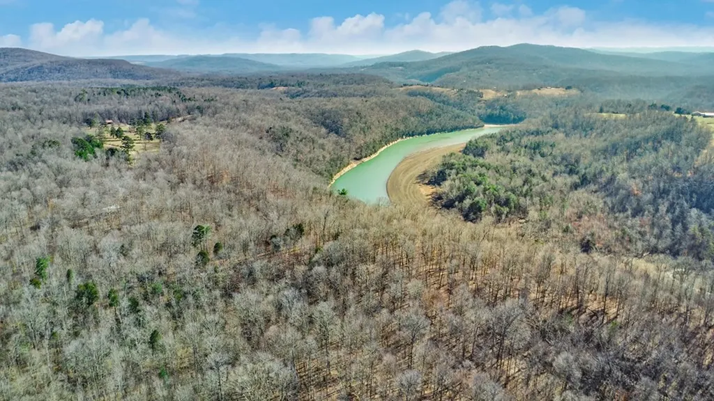 50.31 Ac Robbinstown Road Byrdstown TN 38549