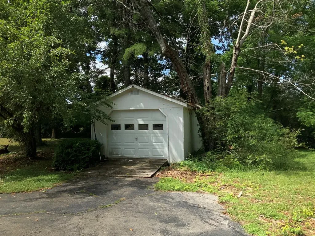 6604 S. York Highway Clarkrange TN 38556