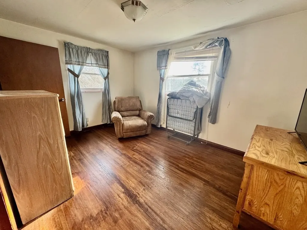 6111 Nashville Highway Deer Lodge TN 37726