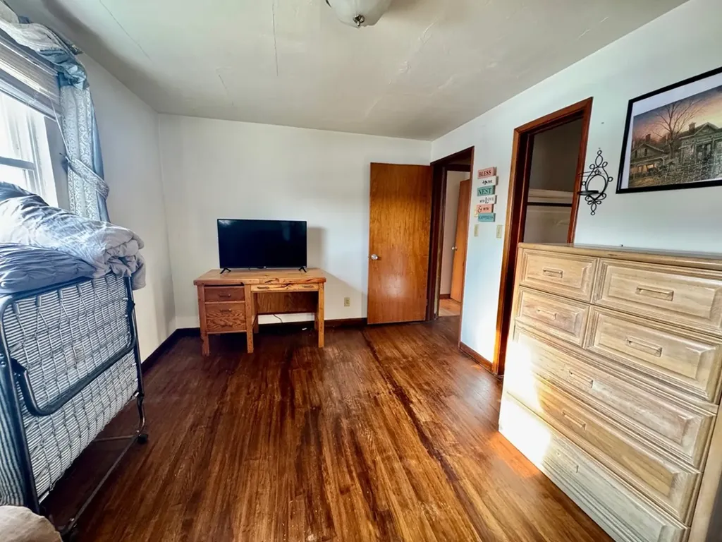 6111 Nashville Highway Deer Lodge TN 37726