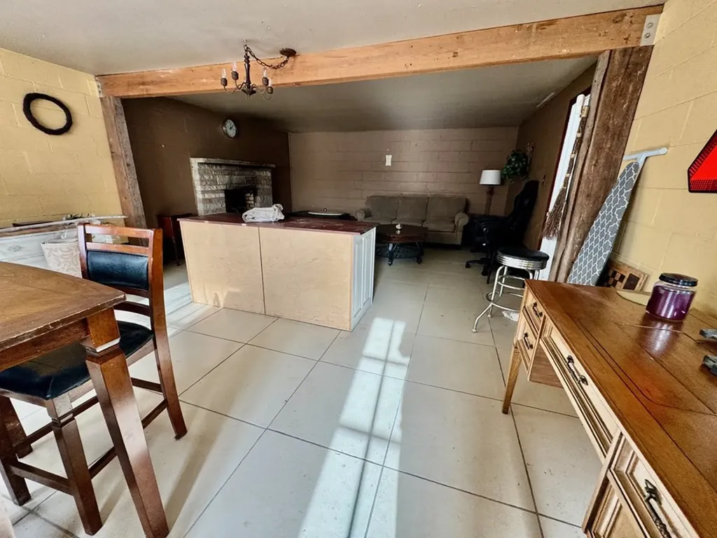 6111 Nashville Highway Deer Lodge TN 37726