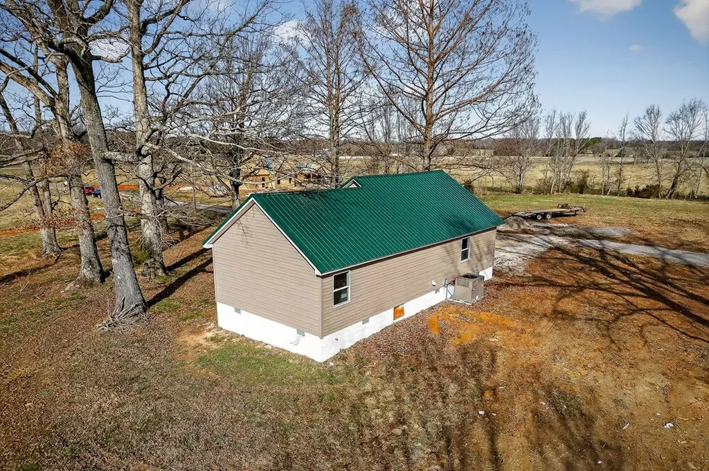 884 Swamp Road Mcminnville TN 37110