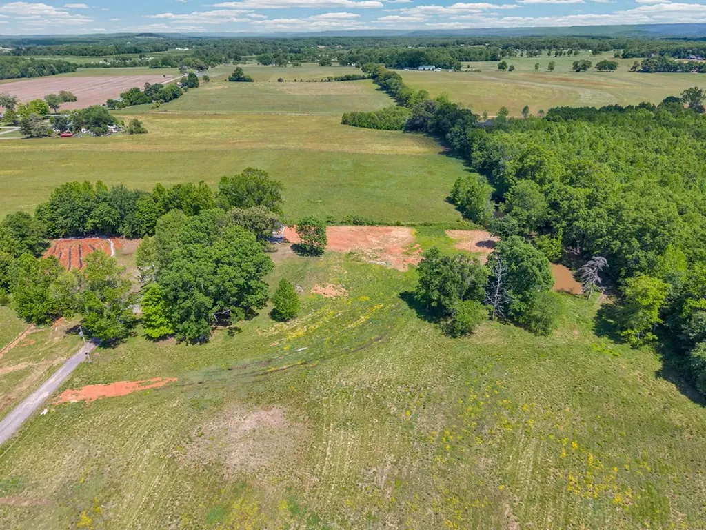 884 Swamp Road Mcminnville TN 37110