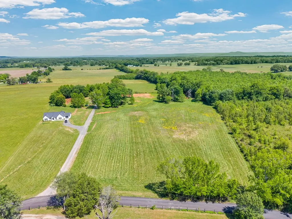 884 Swamp Road Mcminnville TN 37110