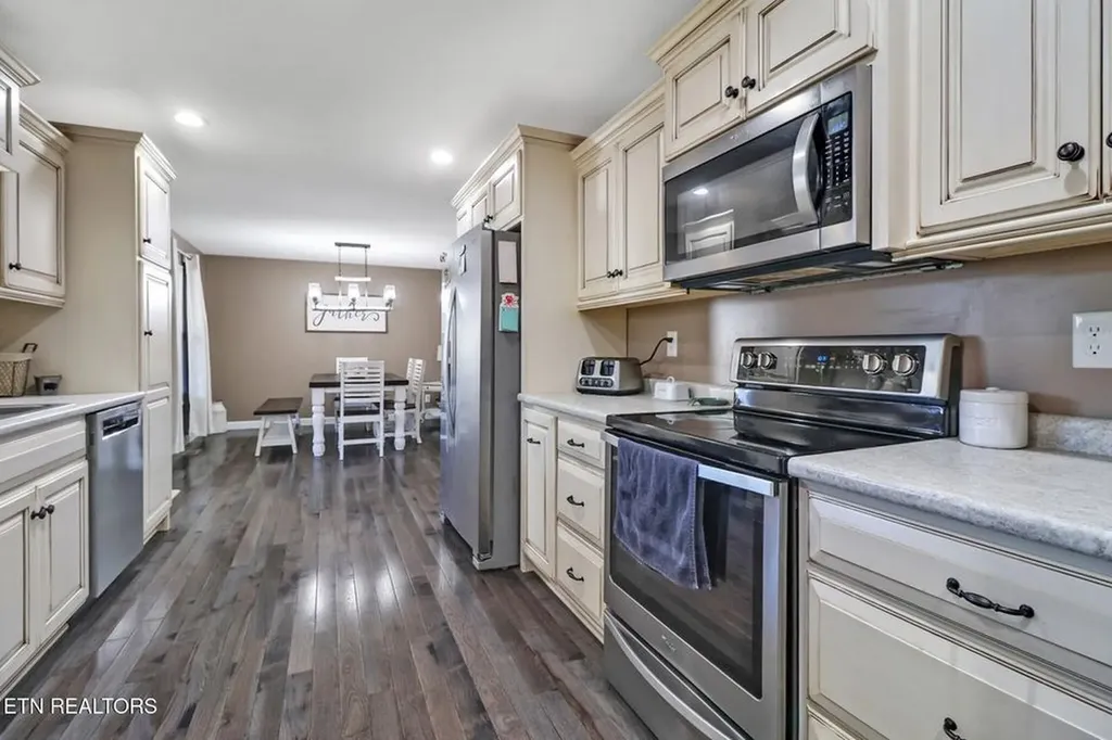 1926 Old Grimsley Road Grimsley TN 38565-5128