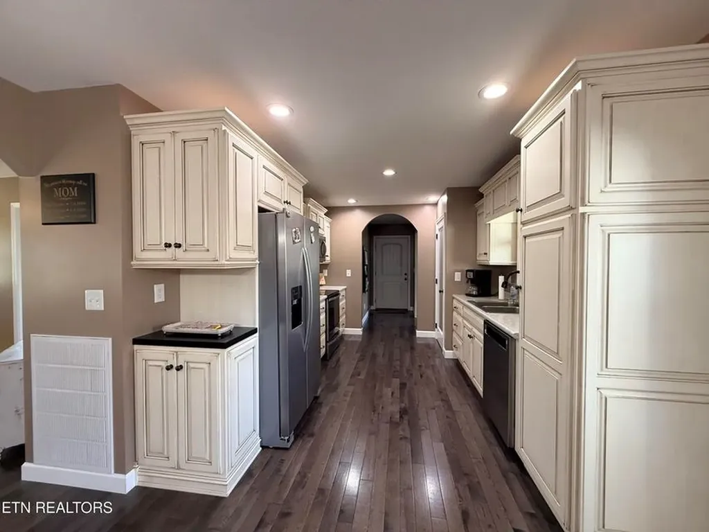 1926 Old Grimsley Road Grimsley TN 38565-5128