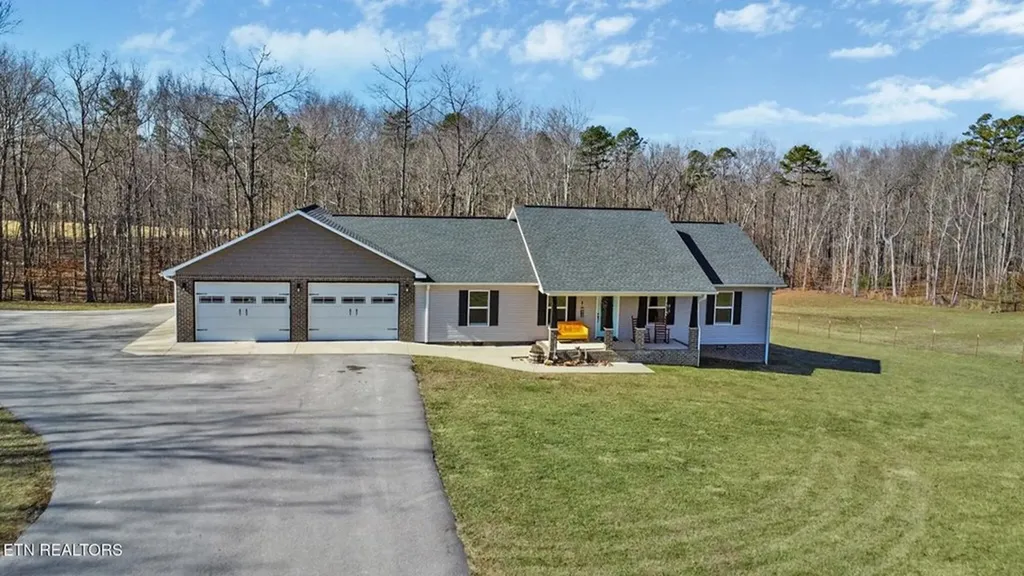 1926 Old Grimsley Road Grimsley TN 38565-5128