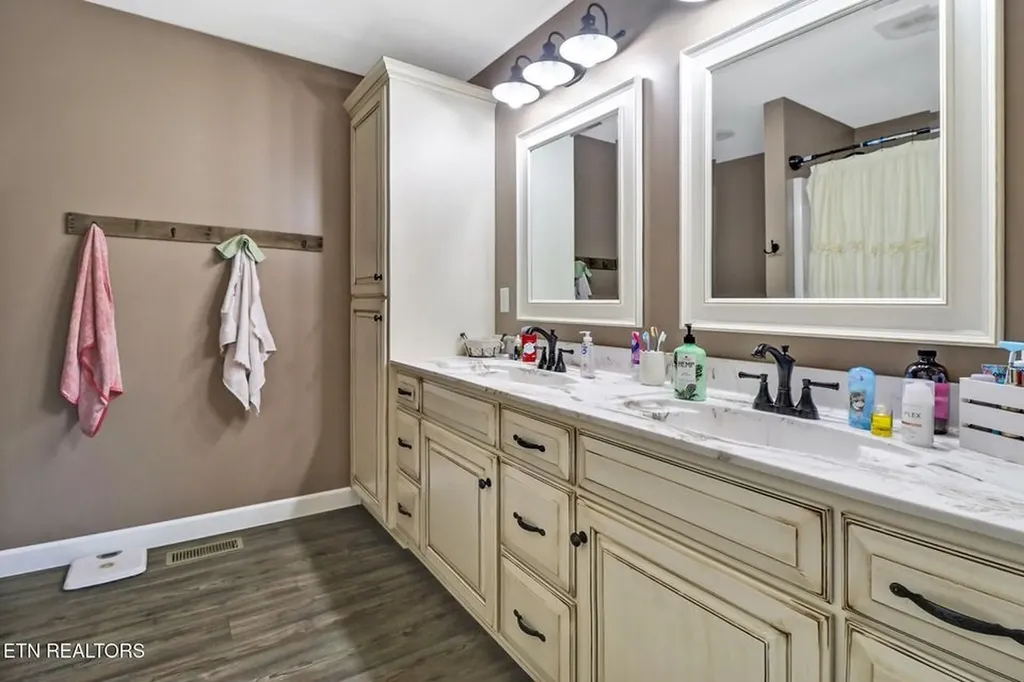 1926 Old Grimsley Road Grimsley TN 38565-5128