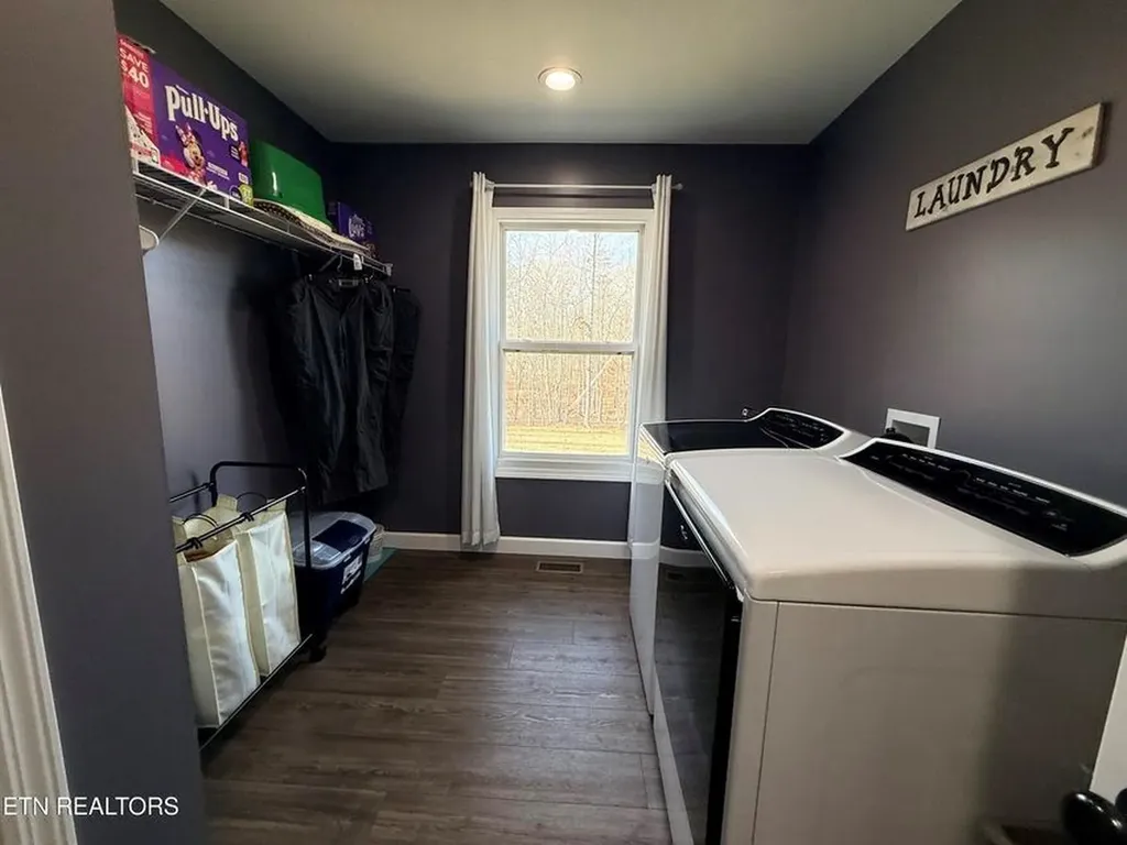 1926 Old Grimsley Road Grimsley TN 38565-5128