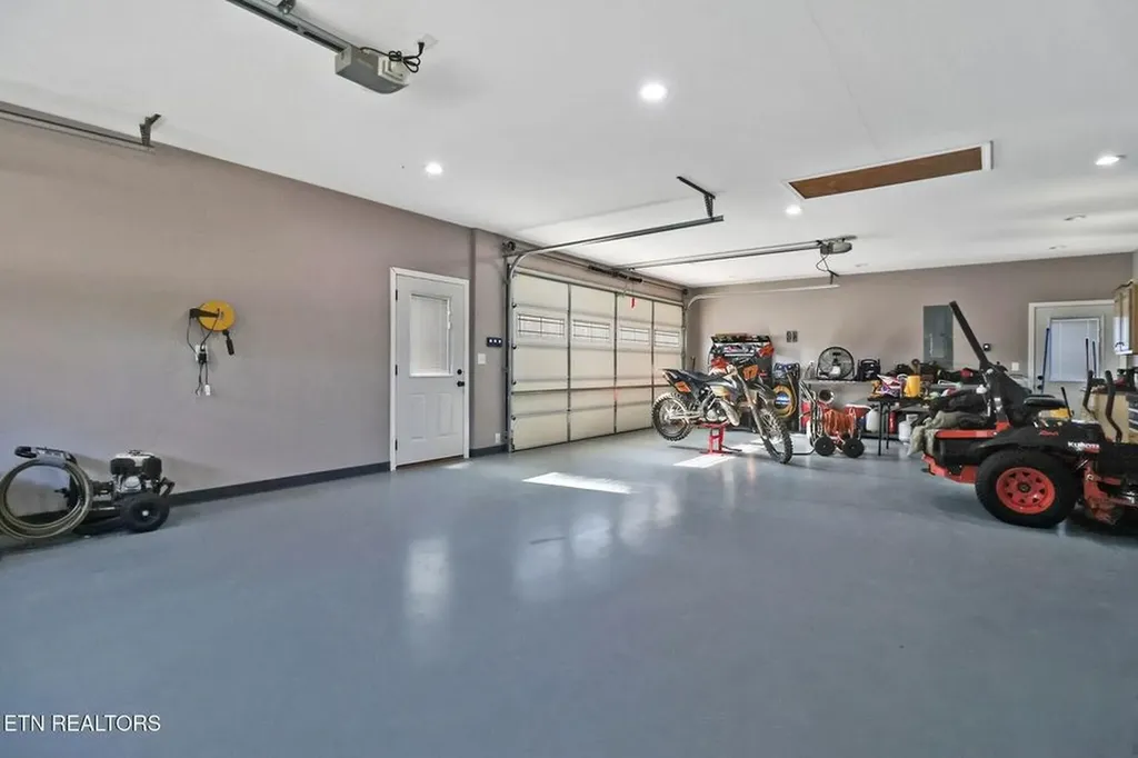 1926 Old Grimsley Road Grimsley TN 38565-5128