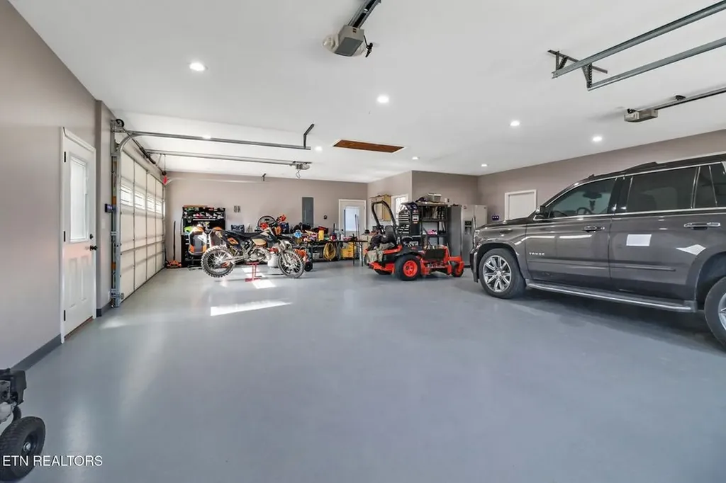 1926 Old Grimsley Road Grimsley TN 38565-5128