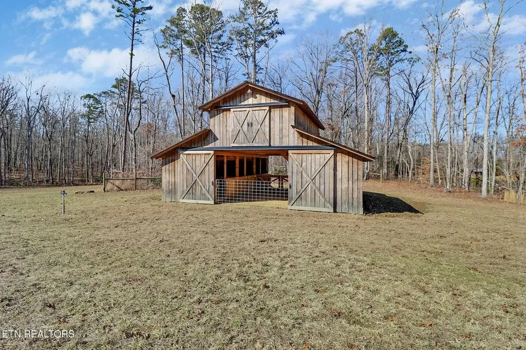 1926 Old Grimsley Road Grimsley TN 38565-5128