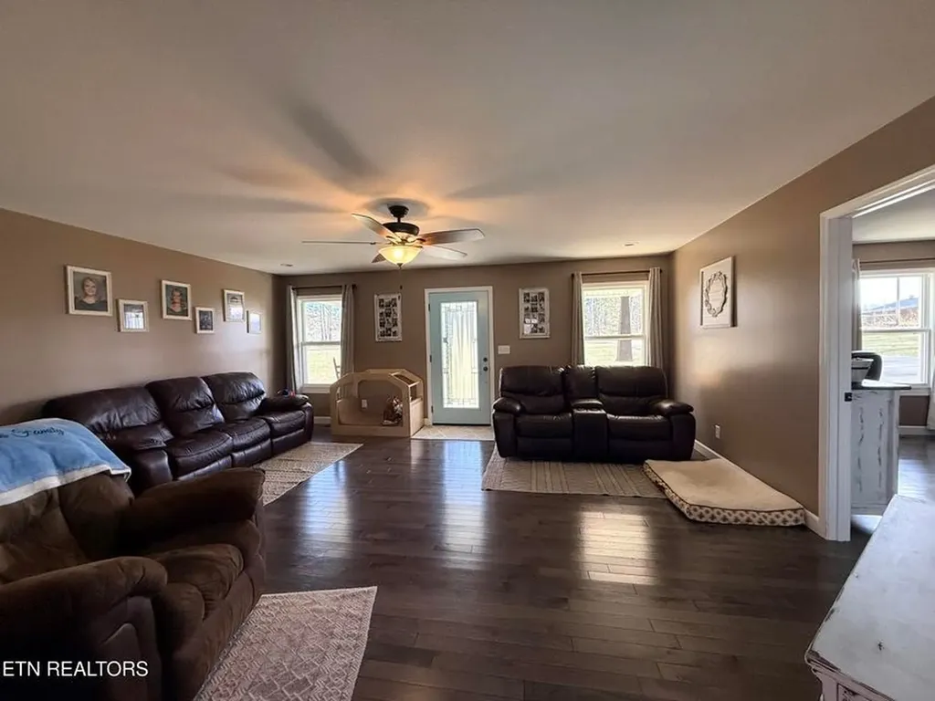 1926 Old Grimsley Road Grimsley TN 38565-5128