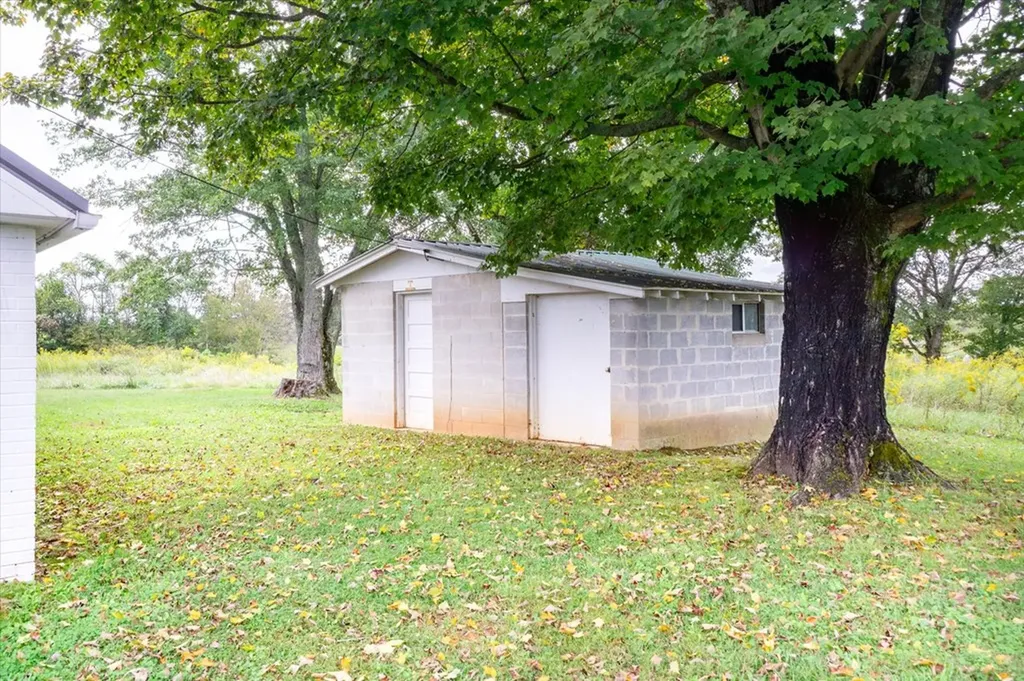 1062 Pleasant Hill Road Sparta TN 38583