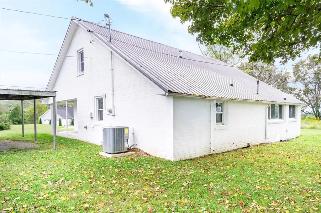 1062 Pleasant Hill Road Sparta TN 38583