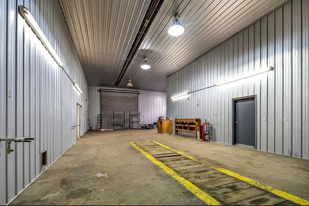 2229 Bradford Hicks Drive Livingston TN 38570