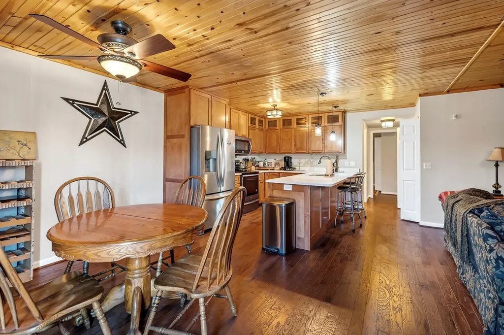 2229 Bradford Hicks Drive Livingston TN 38570