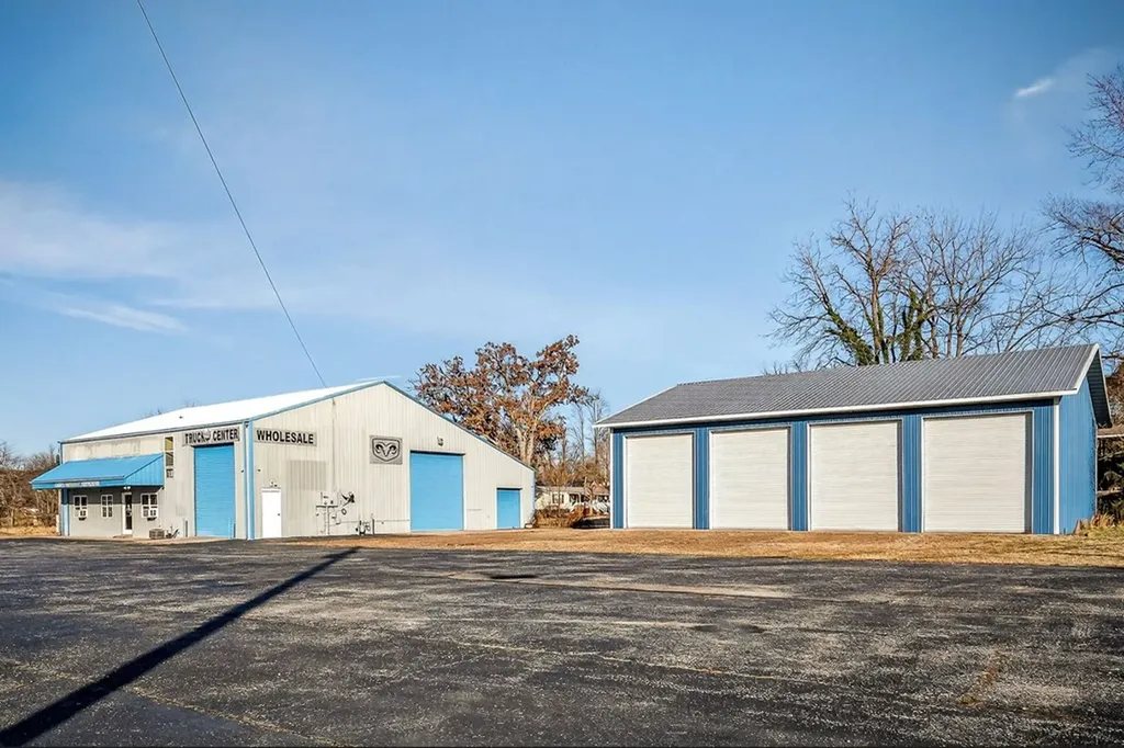 2229 Bradford Hicks Drive Livingston TN 38570