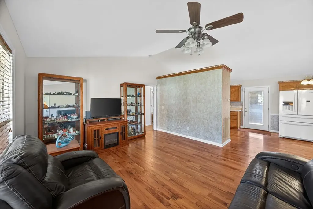 170 Robin Lane Livingston TN 38570