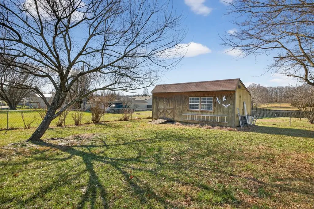 170 Robin Lane Livingston TN 38570