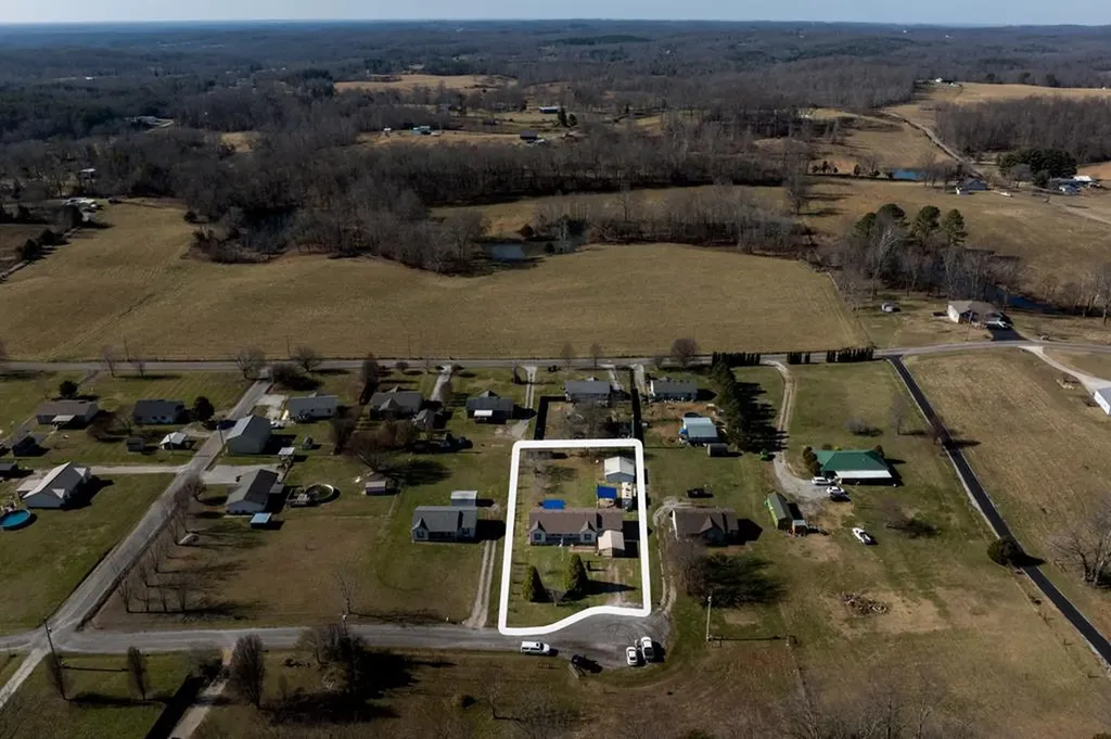 170 Robin Lane Livingston TN 38570