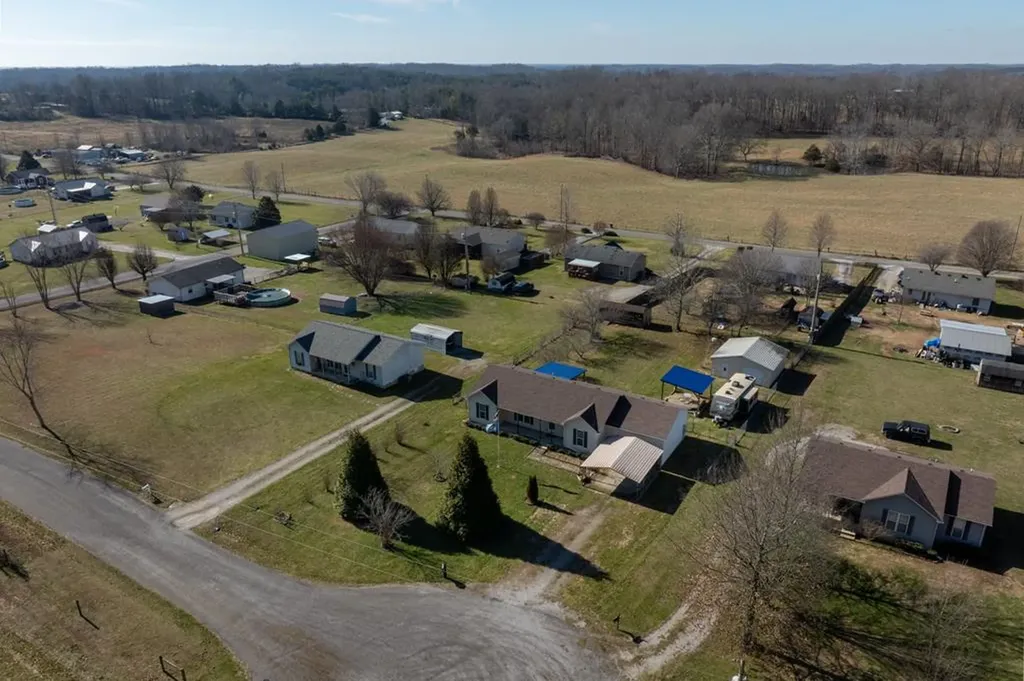 170 Robin Lane Livingston TN 38570