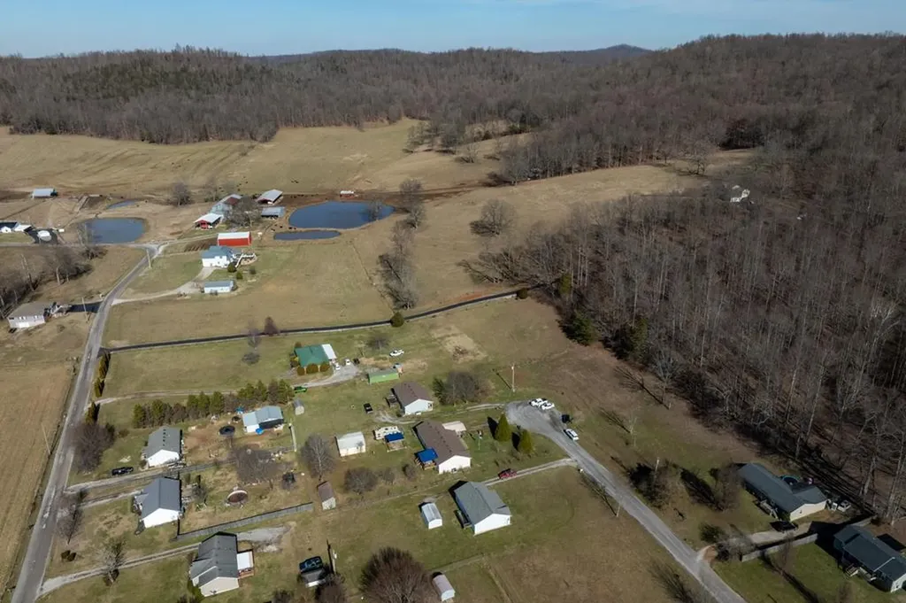 170 Robin Lane Livingston TN 38570