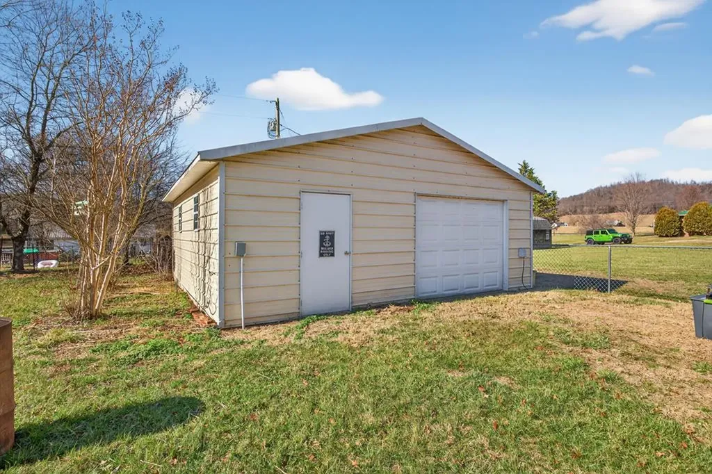 170 Robin Lane Livingston TN 38570
