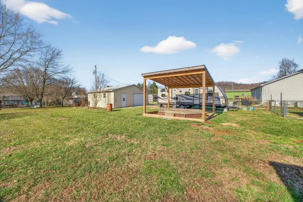 170 Robin Lane Livingston TN 38570